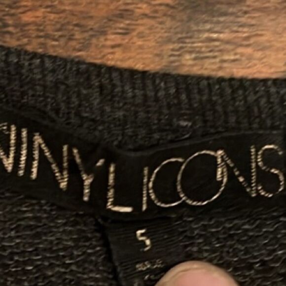 Torrid Poison Band Every Rose Has It’s Thorn Graphic Cold Shoulder Sweatshirt - Picture 13 of 14